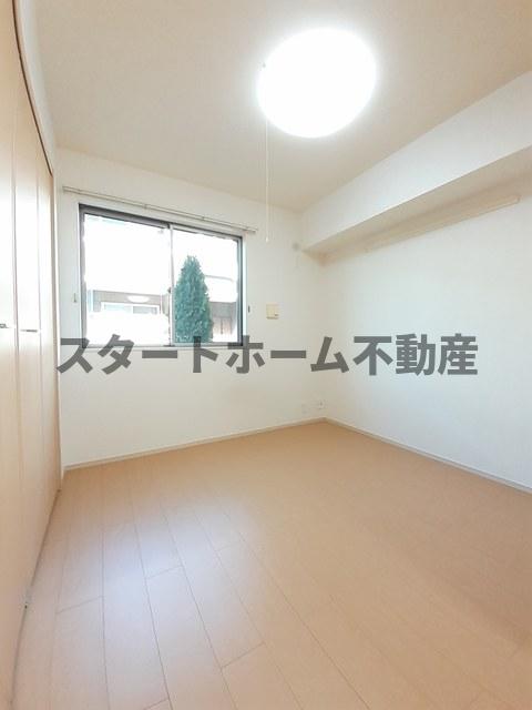 その他部屋・スペース　落ち着いて過ごせるお部屋なので、寝室にいかがでしょうか