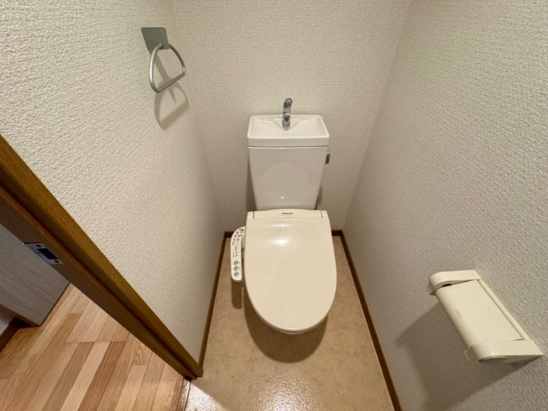 トイレ　別号室