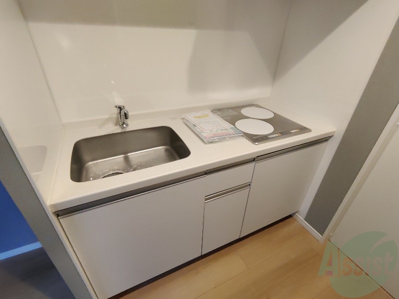 キッチン　キッチンは作業台もあり広めなので使いやすそうですね。