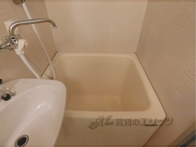 洗面設備　風呂桶