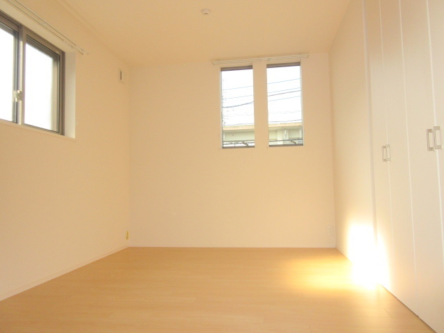 その他部屋・スペース　★2面採光の明るい室内★