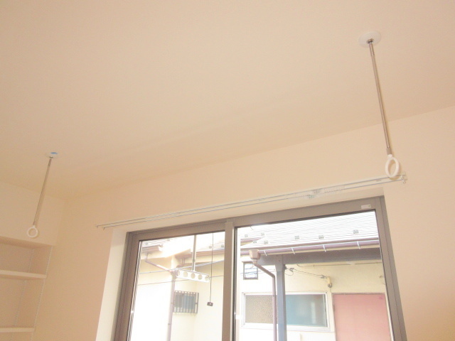 バルコニー　★雨の日も安心の室内物干しフック★