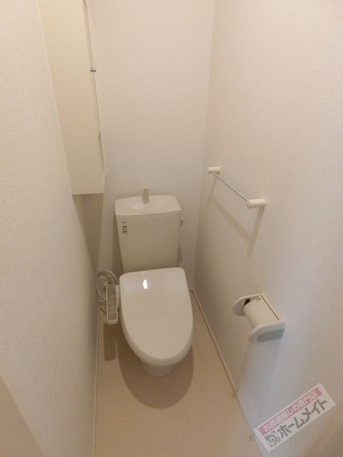 トイレ　温水洗浄便座付き♪