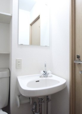 洗面設備　写真は別号室です。現況優先になります。