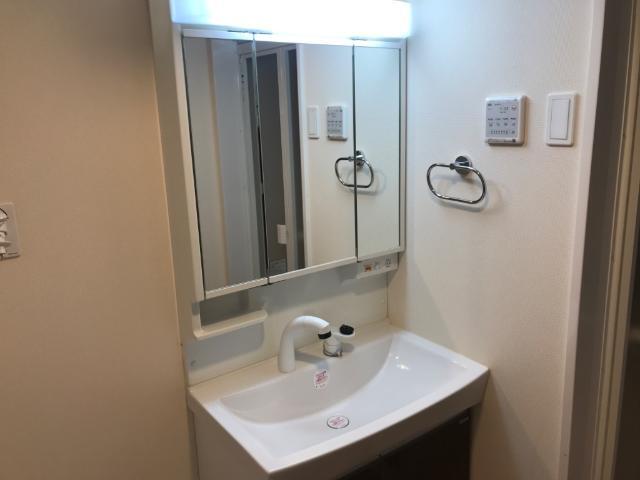 洗面設備　洗髪洗面化粧台