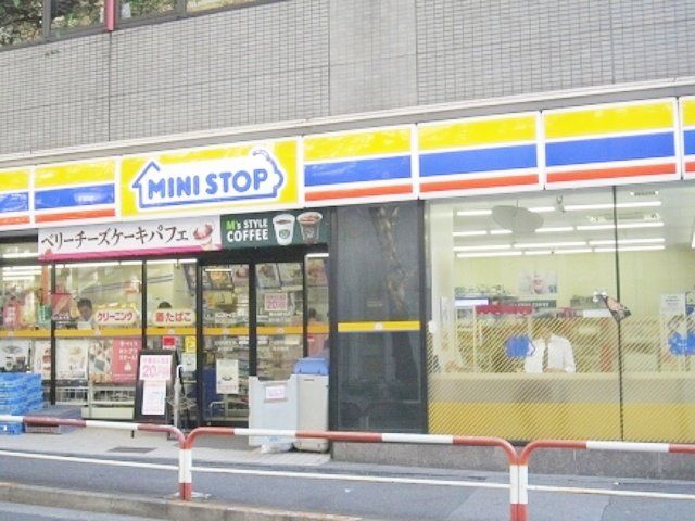 コンビニ　ミニストップ台東3丁目店（コンビニ）まで180m