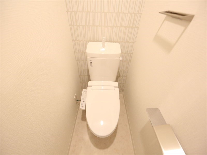 トイレ　温水洗浄暖房便座付トイレ