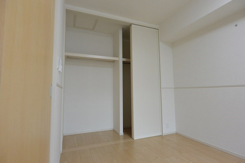 収納　洋室6.1帖収納