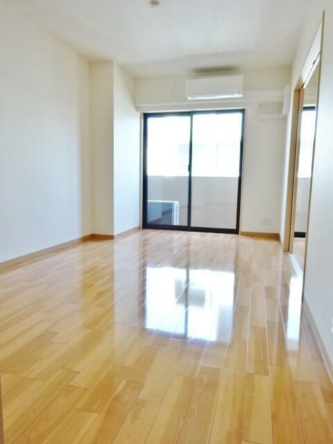 居室・リビング　※同じ間取りの別室の写真です。ご参照ください。