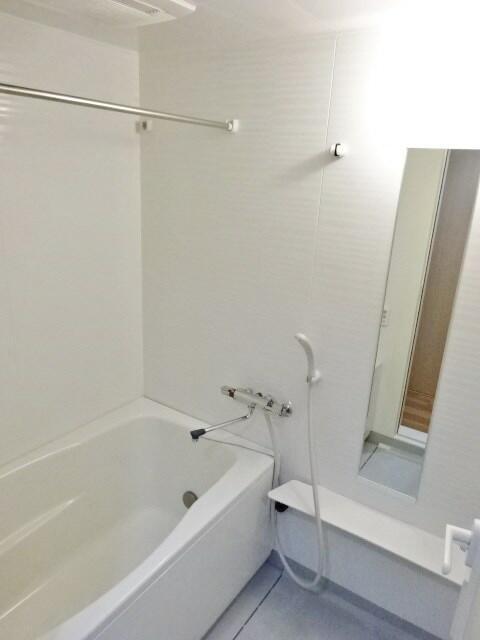 バス・シャワールーム　※同じ間取りの別室の写真です。ご参照ください。