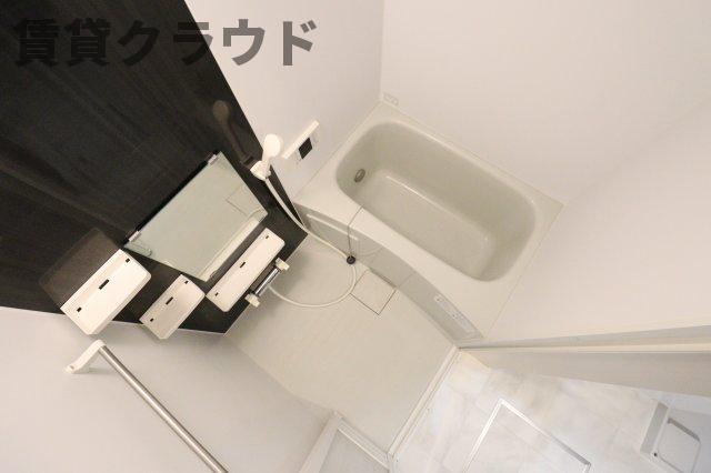 バス・シャワールーム　清潔感あるお風呂で一日の疲れを癒しましょう！