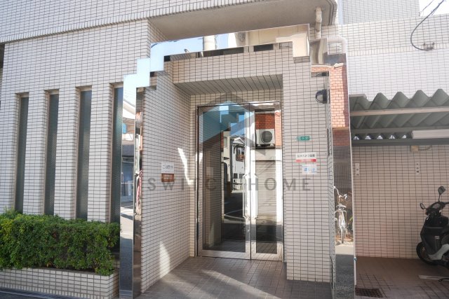 エントランス　ゆとりのあるエントランスです