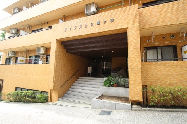 エントランス　清潔なエントランスです