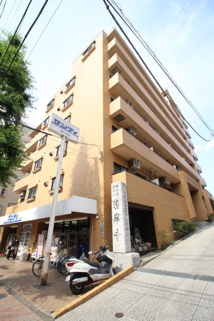 建物外観　外観は落ち着いています