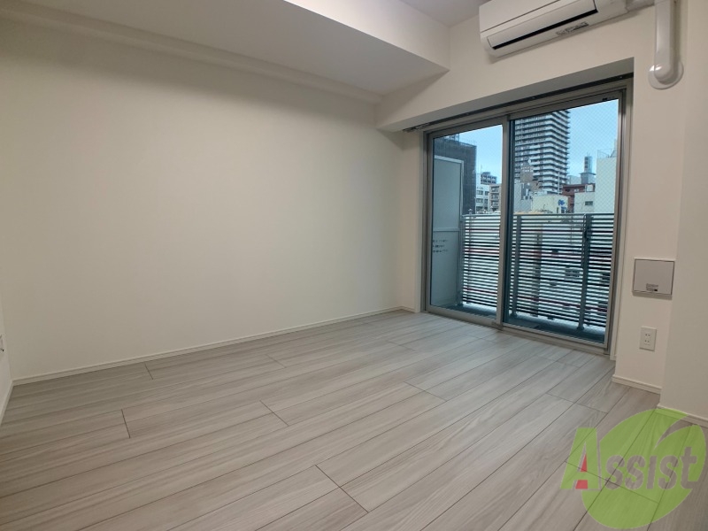 居室・リビング　白を基調とした綺麗なリビングルームになります。