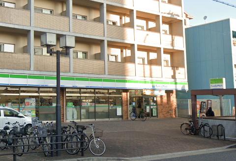 コンビニ　ファミリーマート 神戸上沢駅前店（コンビニ）まで583m