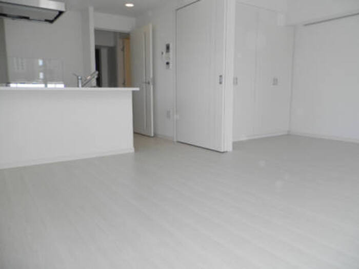 居室・リビング　☆明るい洋室☆