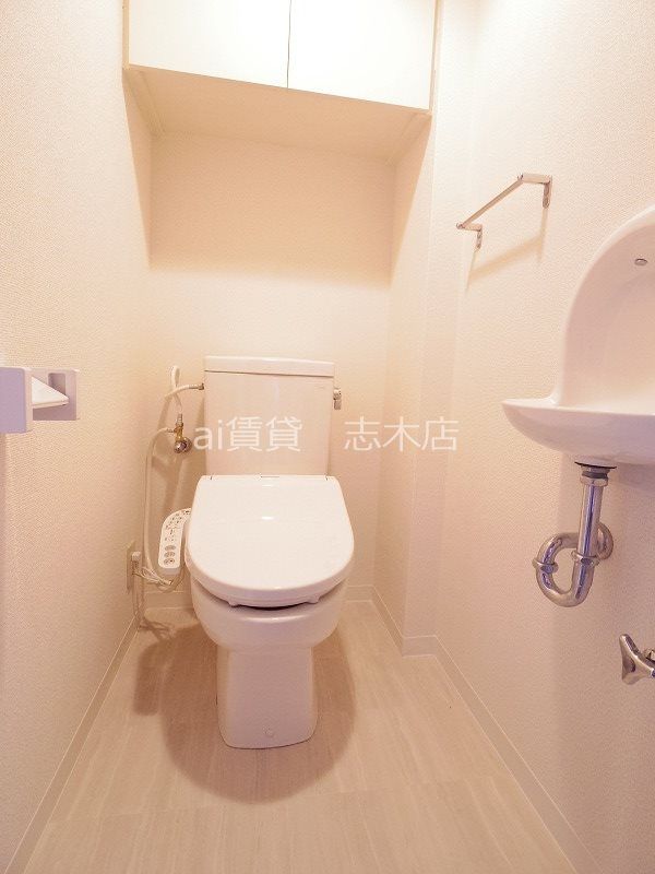 トイレ　※同仕様写真