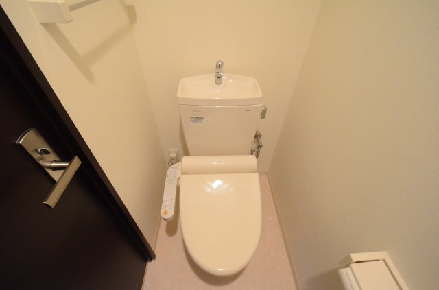 トイレ　温水洗浄便座機能付きのトイレです♪