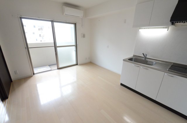 居室・リビング　エアコン付きで初期費用を抑えられます☆