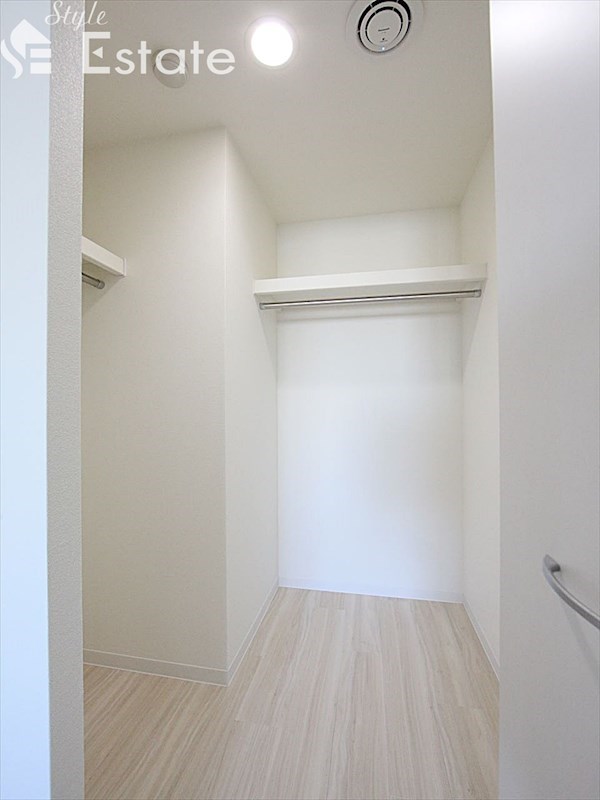 収納　ウォークインクローゼット