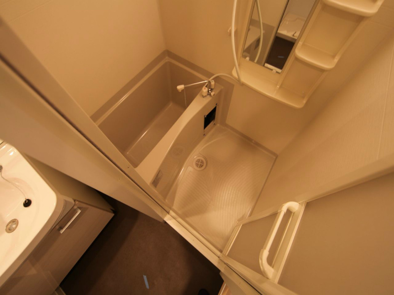 バス・シャワールーム　浴室暖房乾燥機付　24時間換気機能付バスルーム