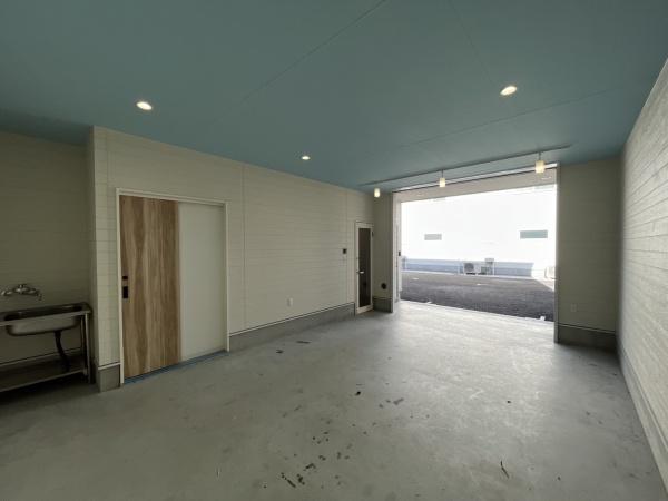駐車場　ガレージ内