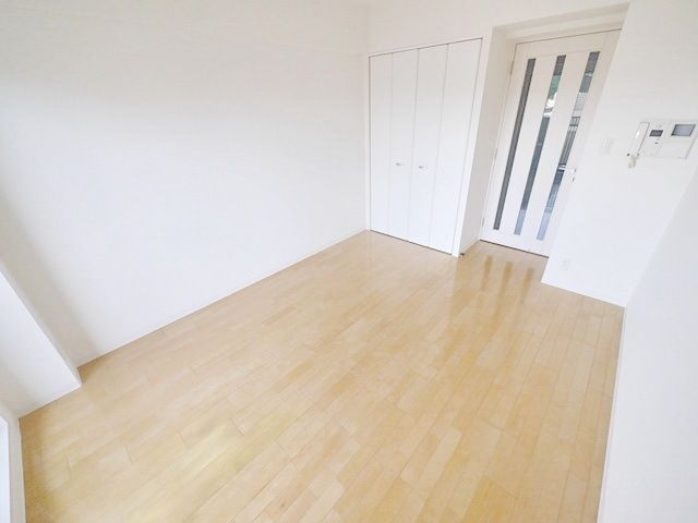 居室・リビング　同物件別部屋写真