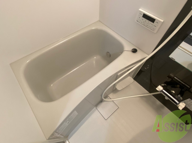 バス・シャワールーム　追い焚きがついているのでいつでも温かいお風呂に入れます。