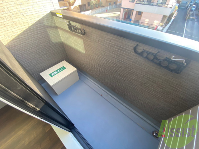 バルコニー　お天気のいい日はバルコニーで洗濯物も干せますよ。