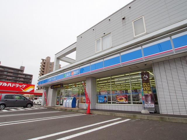 コンビニ　ローソン札幌平岸3条店（コンビニ）まで284m