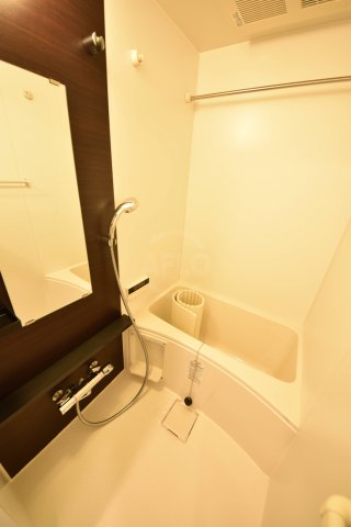 バス・シャワールーム　エステムコート難波WEST-SIDEVIグラッド　風呂