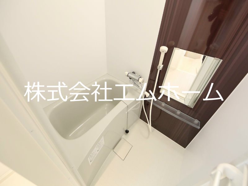 バス・シャワールーム　浴室暖房乾燥機付　24時間換気機能付バスルーム付風呂　同型写