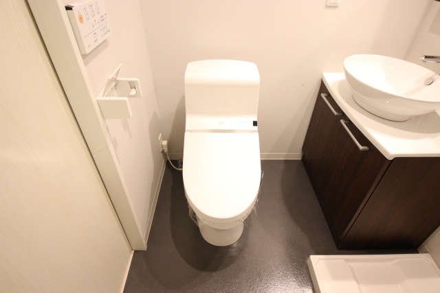 トイレ　※別室の参考写真の為、現況優先です。