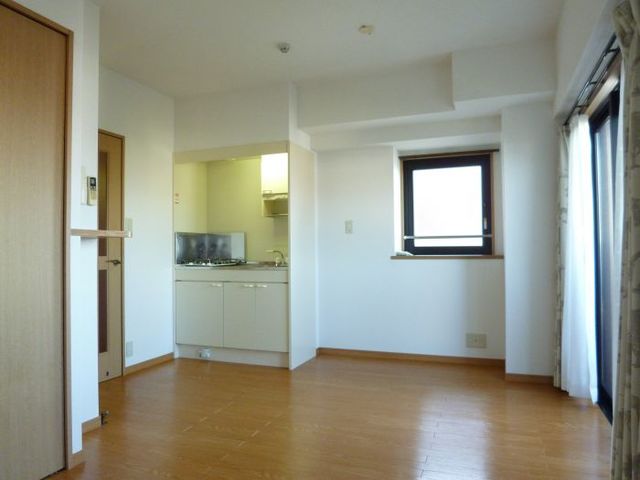 居室・リビング　室内