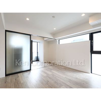 居室・リビング　同タイプ5階のお部屋を撮影。仕様が異なることがあります。