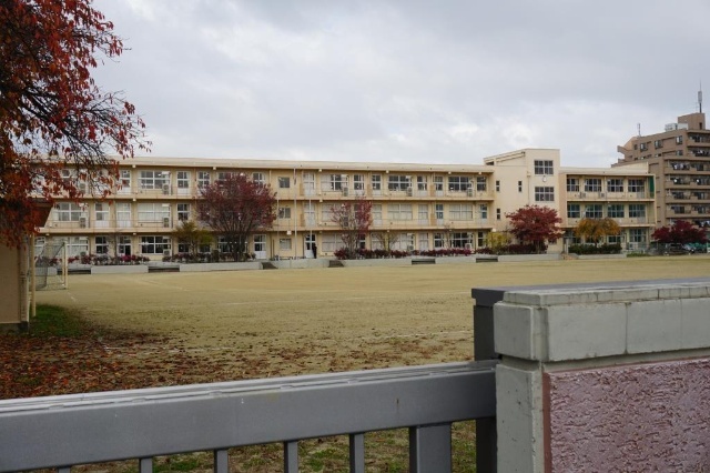 中学校　郡山市立小原田中学校（中学校）まで1008m