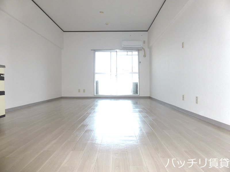 バルコニー　※別号室イメージの為、現状を優先致します