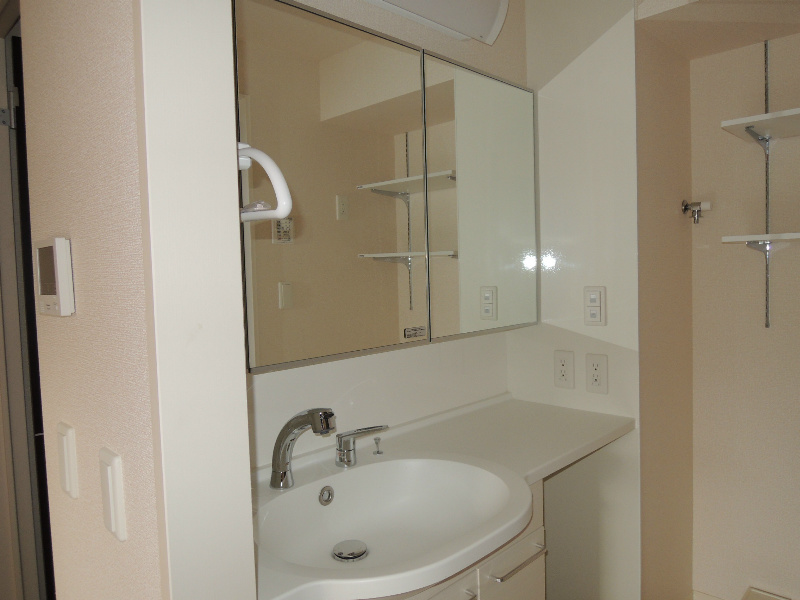 洗面設備　忙しい朝に嬉しいシャンプードレッサー