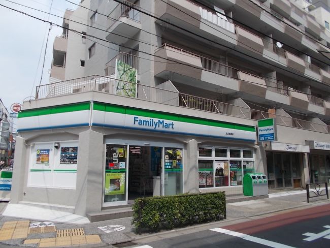 コンビニ　ファミリーマート 文京本郷店（コンビニ）まで225m