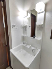 洗面設備　独立洗面台です