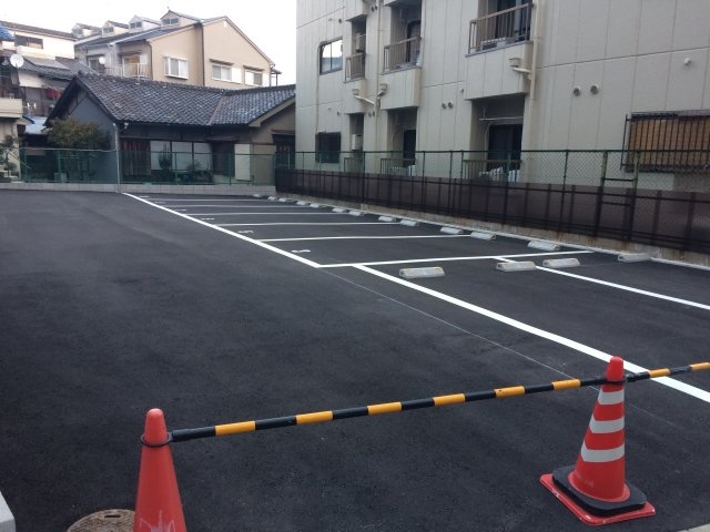 駐車場　隣の月極駐車場
