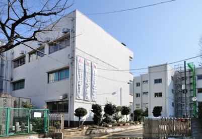 中学校　和光市立大和中学校（中学校）まで470m