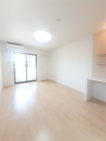 居室・リビング　スタンダードな洋室です