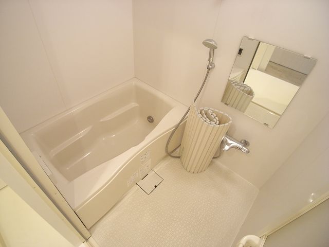 バス・シャワールーム　浴槽