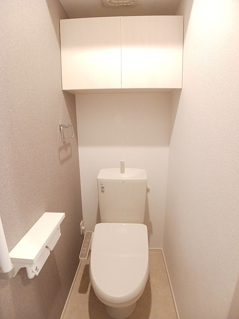 トイレ　温水洗浄便座