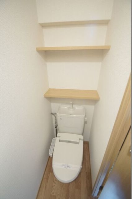 トイレ　【トイレ】ウォシュレット付便座