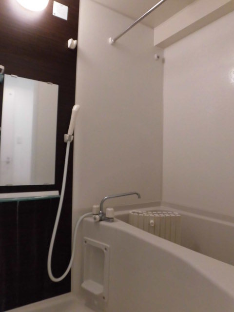 バス・シャワールーム　※同じ間取りの別のお部屋です