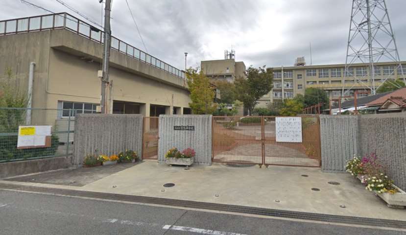 中学校　常陽中学校（中学校）まで1102m