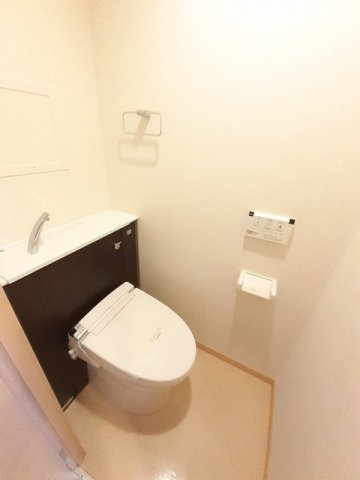 トイレ　ゆったりとした空間のトイレです